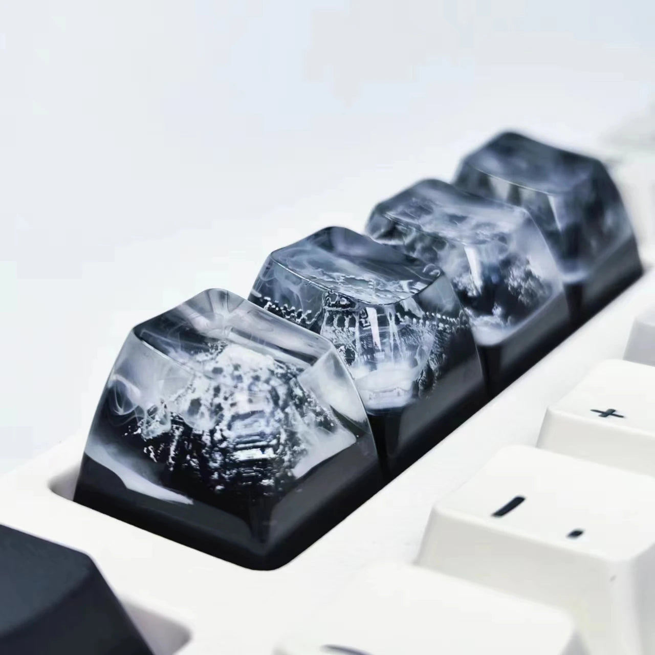 Arvin Fuji Mountain Resin Keycap – SA Profile & Translucent