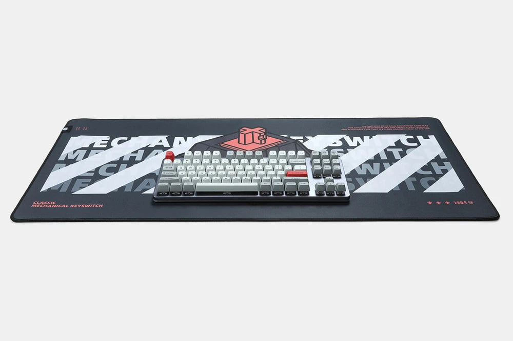 SwitchScape Pro Deskmat - Mauspad mit mechanischer Tastatur und genähten Rändern