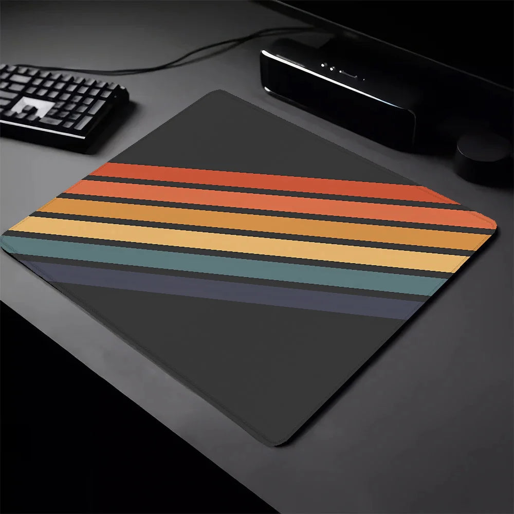 RetroGroove Classic – 70s-Inspired Non-Slip Rubber Mouse Pad for Gaming & Workstations