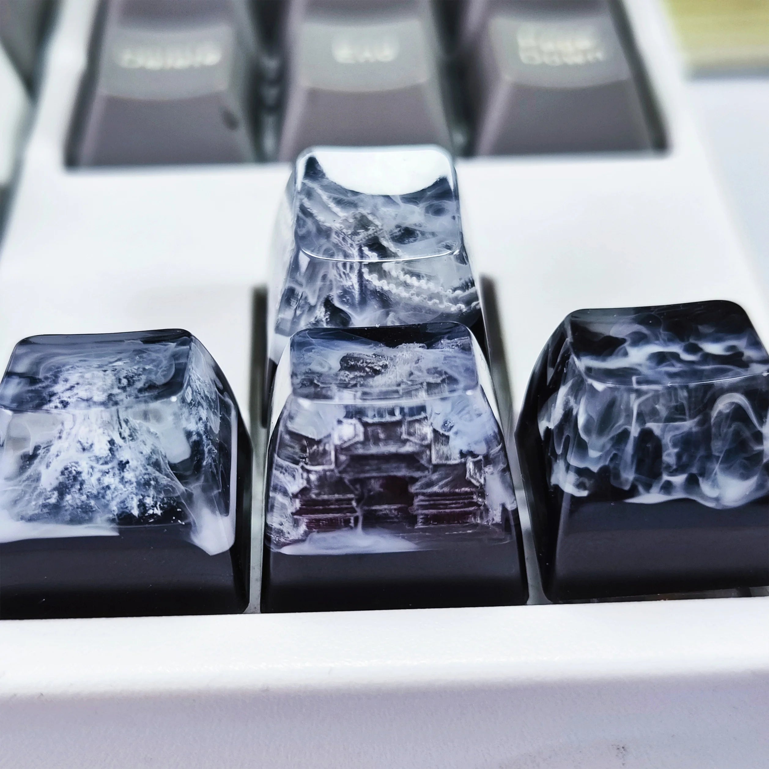 Arvin Fuji Mountain Resin Keycap – SA Profile & Translucent